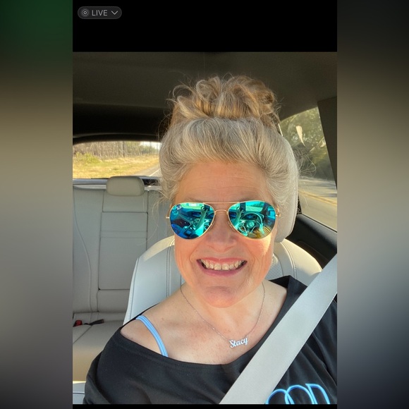 Meet your Posher, Stacy - Picture 3 of 9